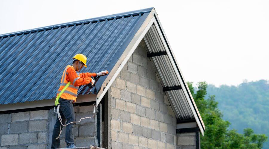 Professional gutter cleaning in Newburg, WV